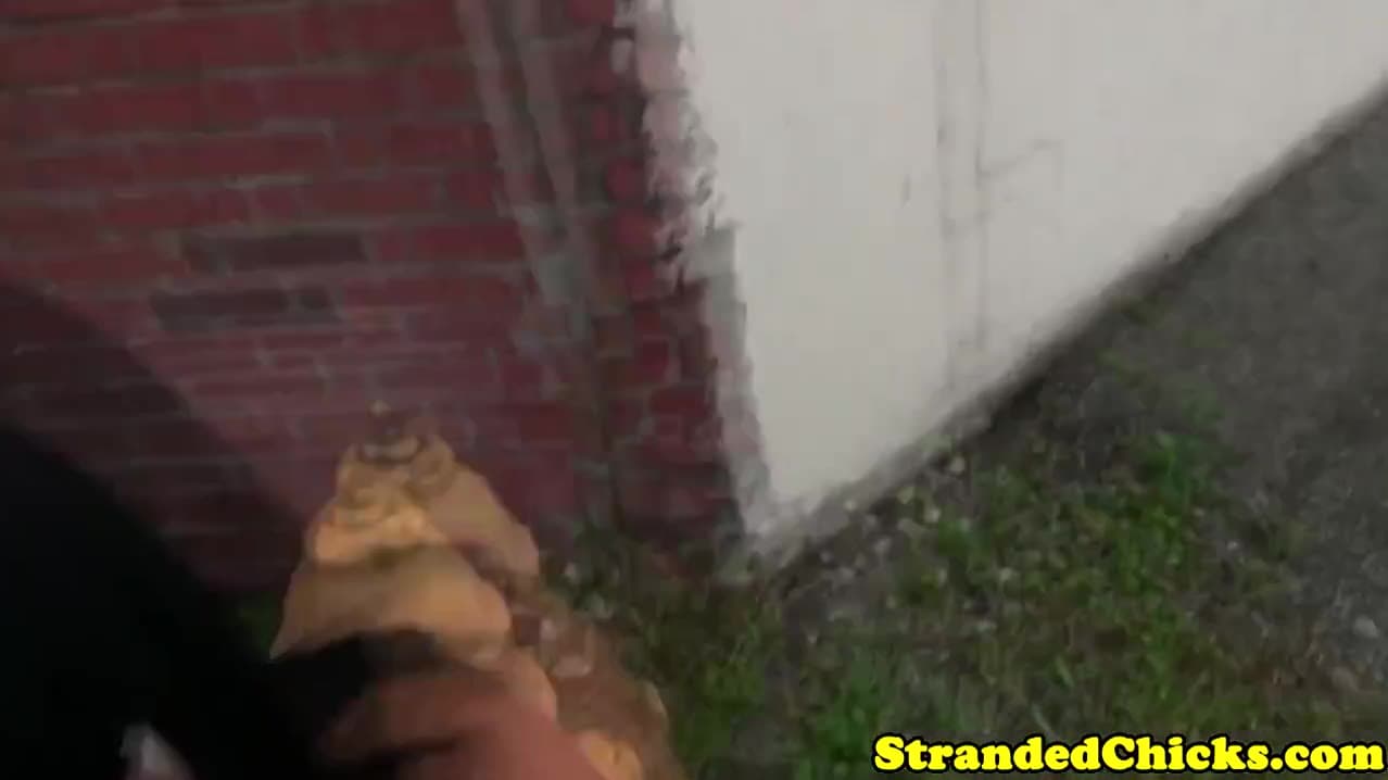 Kansas City amateur hitchhiker slides onto his cock